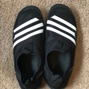 Adidas Traxion sneakers sz 8